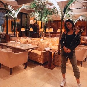 Meet your Posher, Ghita